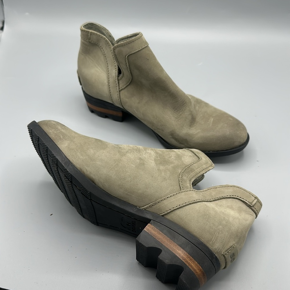 Sorel Women's Size 7 Lolla Cut Out Waterproof Leather Suede Booties Boots